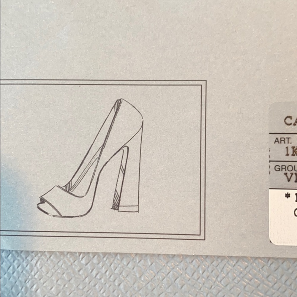 Prada neutral heels - Picture 10 of 10